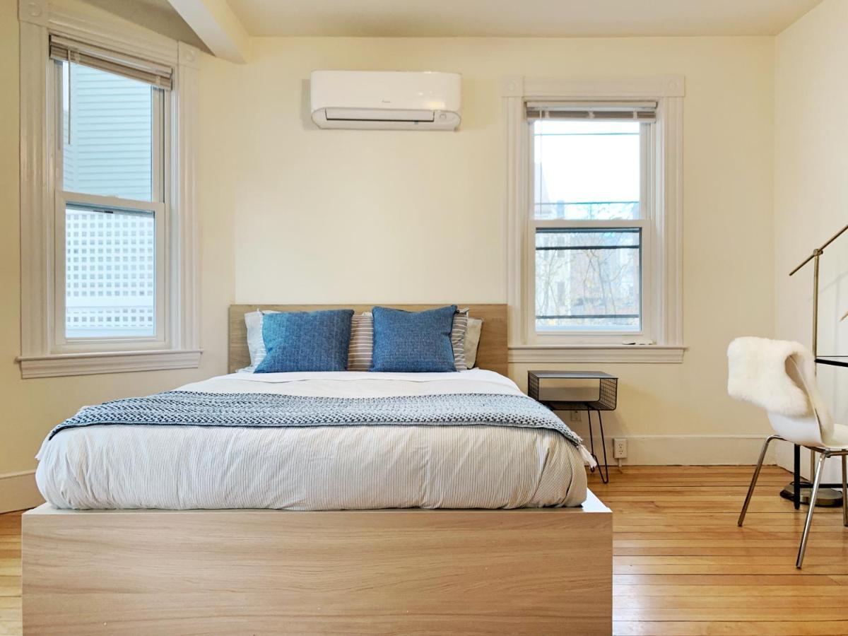 4 Bedroom Condo At Harvard Square And Harvard University Кеймбридж Екстериор снимка