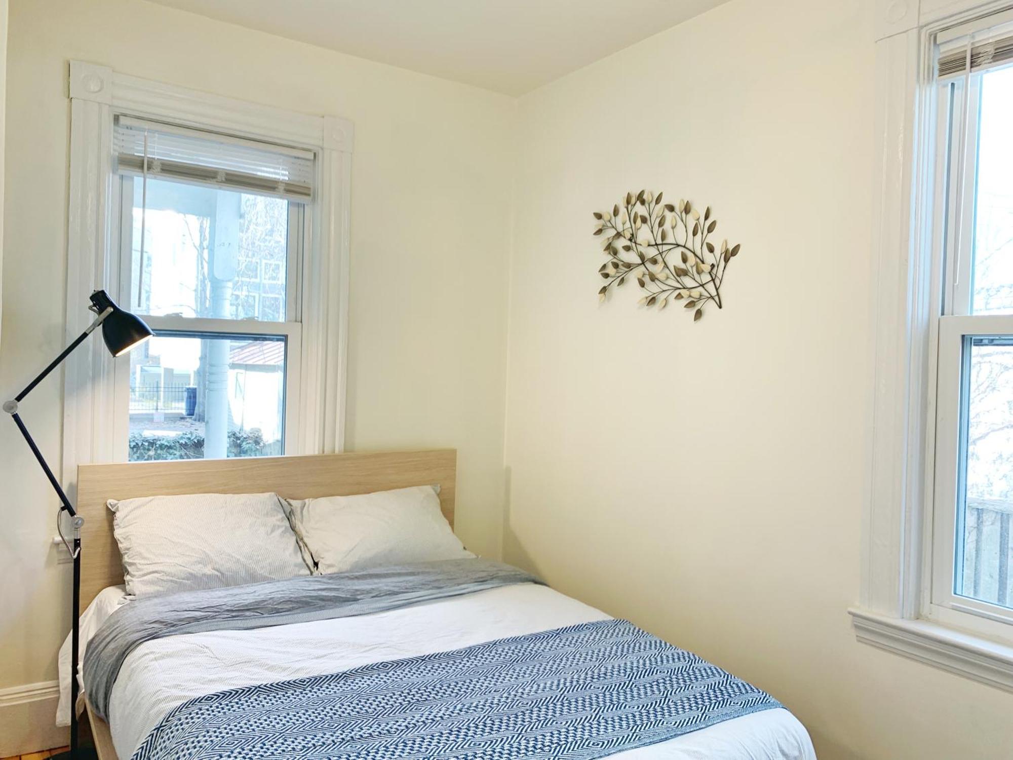4 Bedroom Condo At Harvard Square And Harvard University Кеймбридж Екстериор снимка